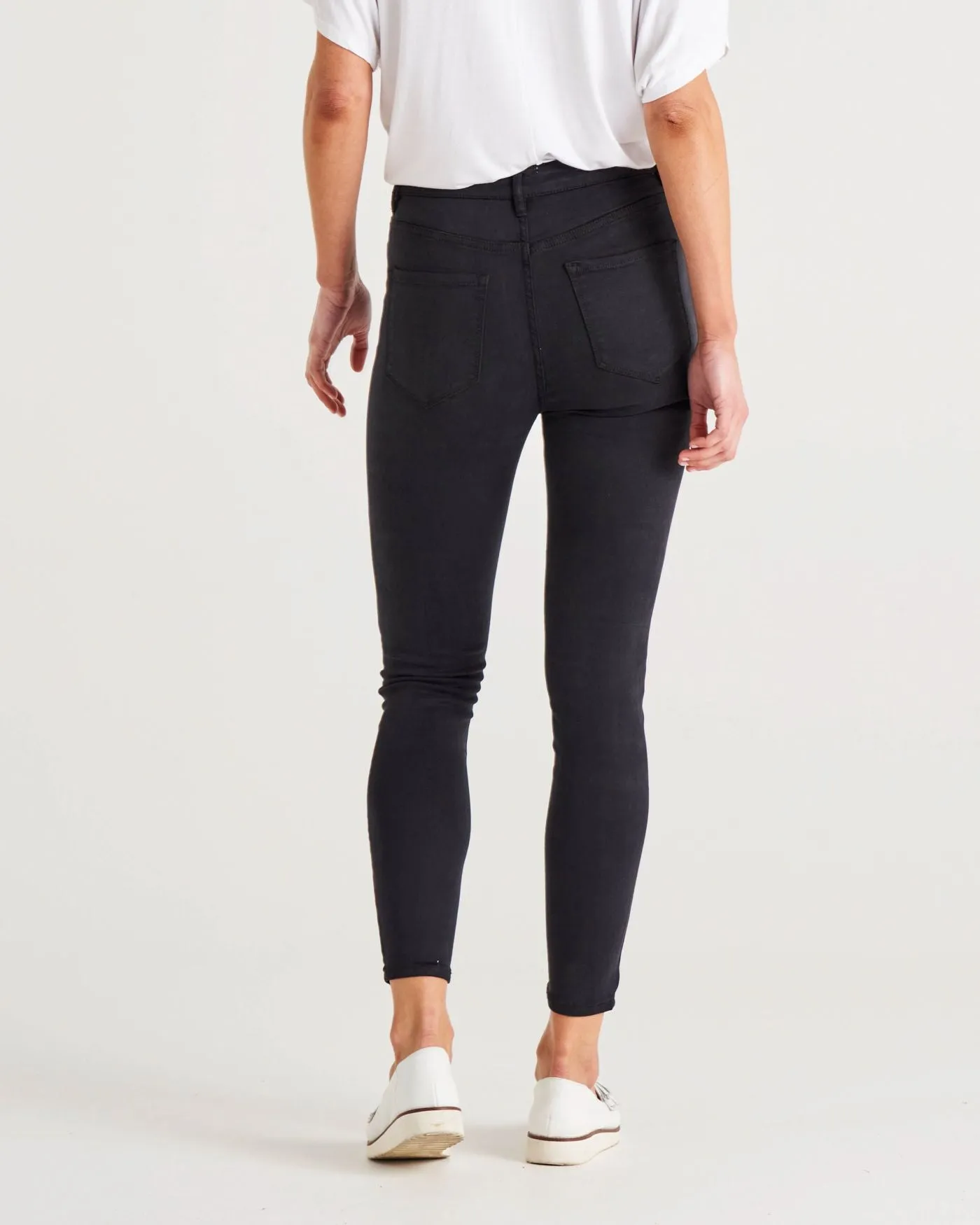 Betty Essential Jeans - Black