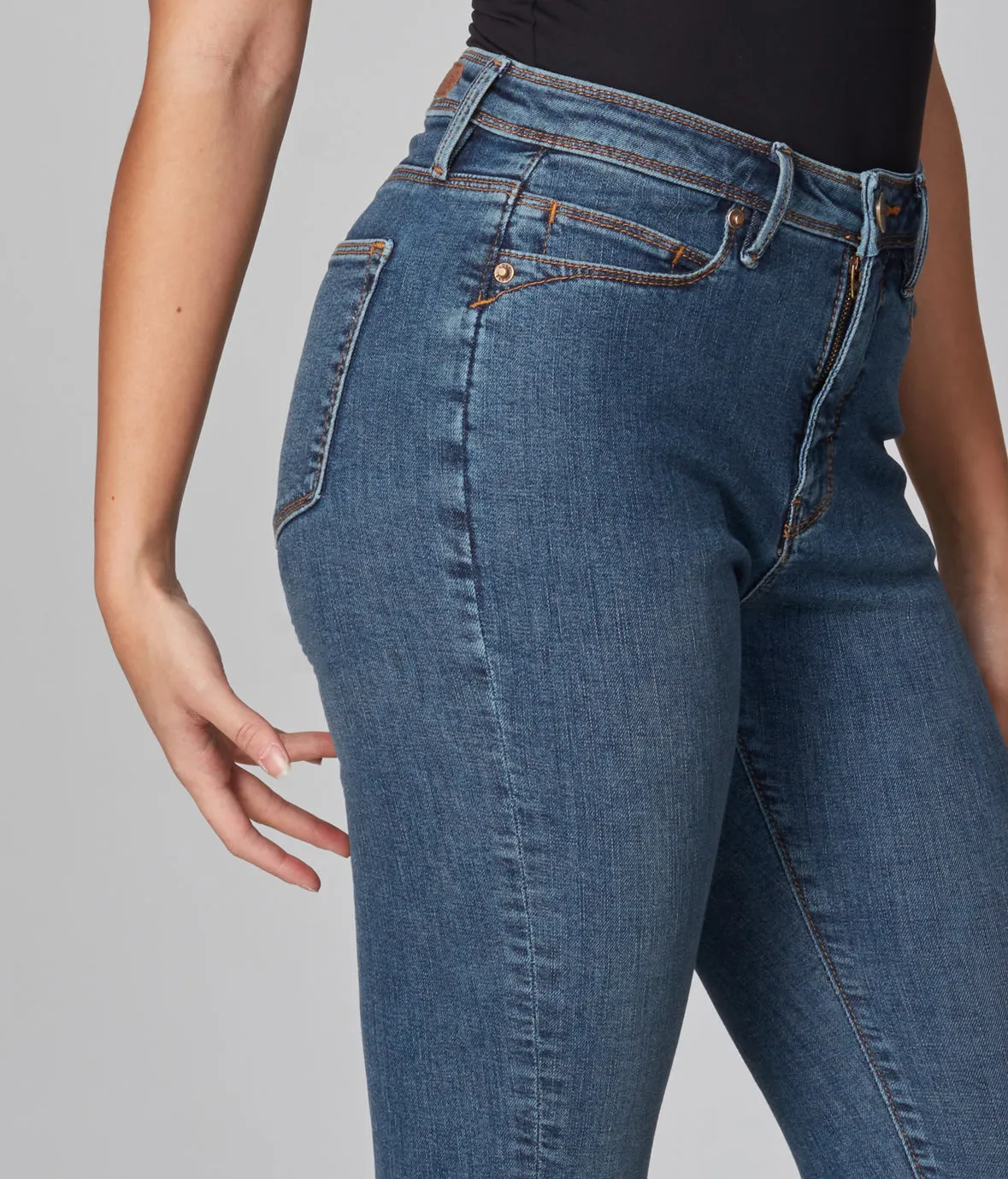Lola ALEXARCB1 High Rise Jean
