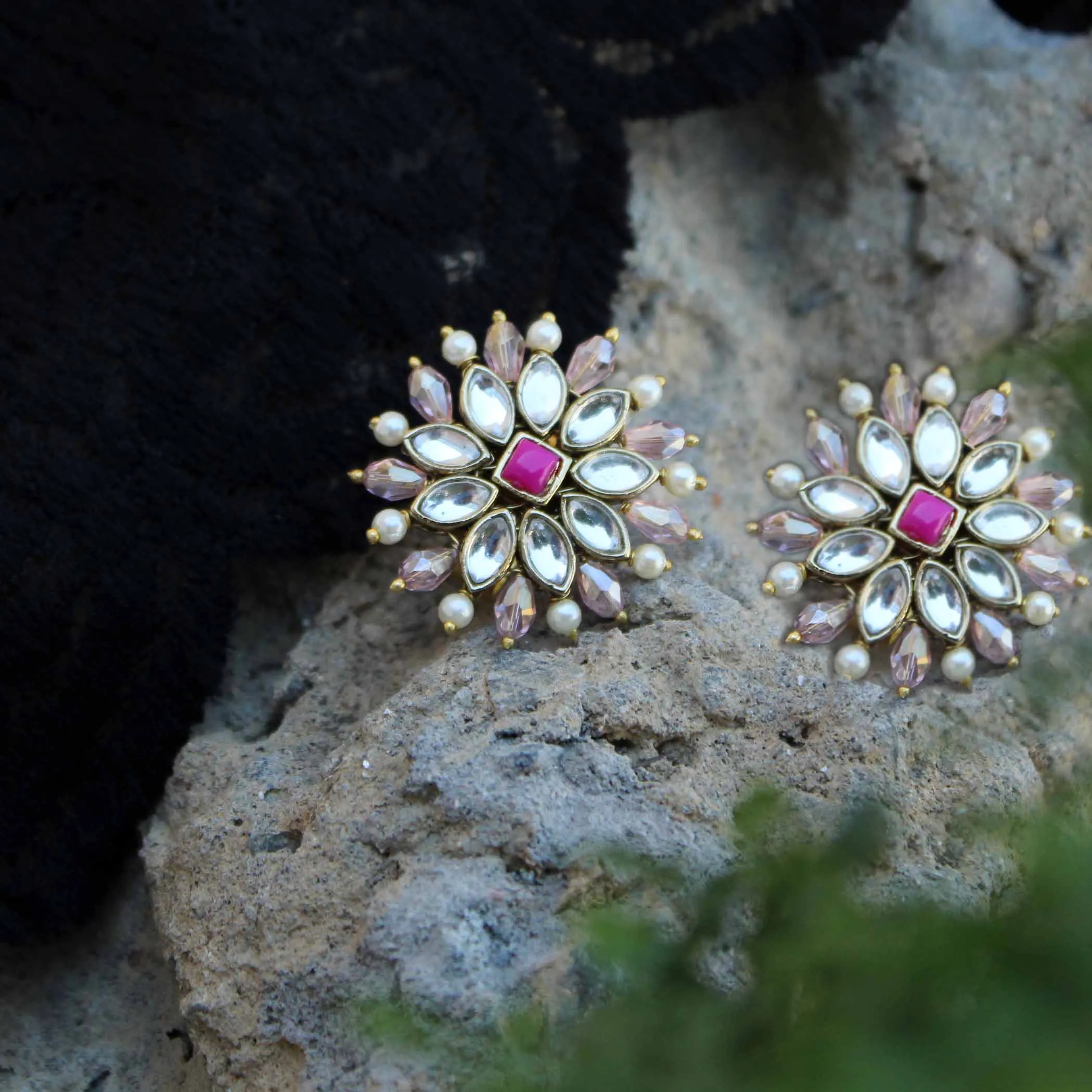 Pearl Twirl Pink Earring