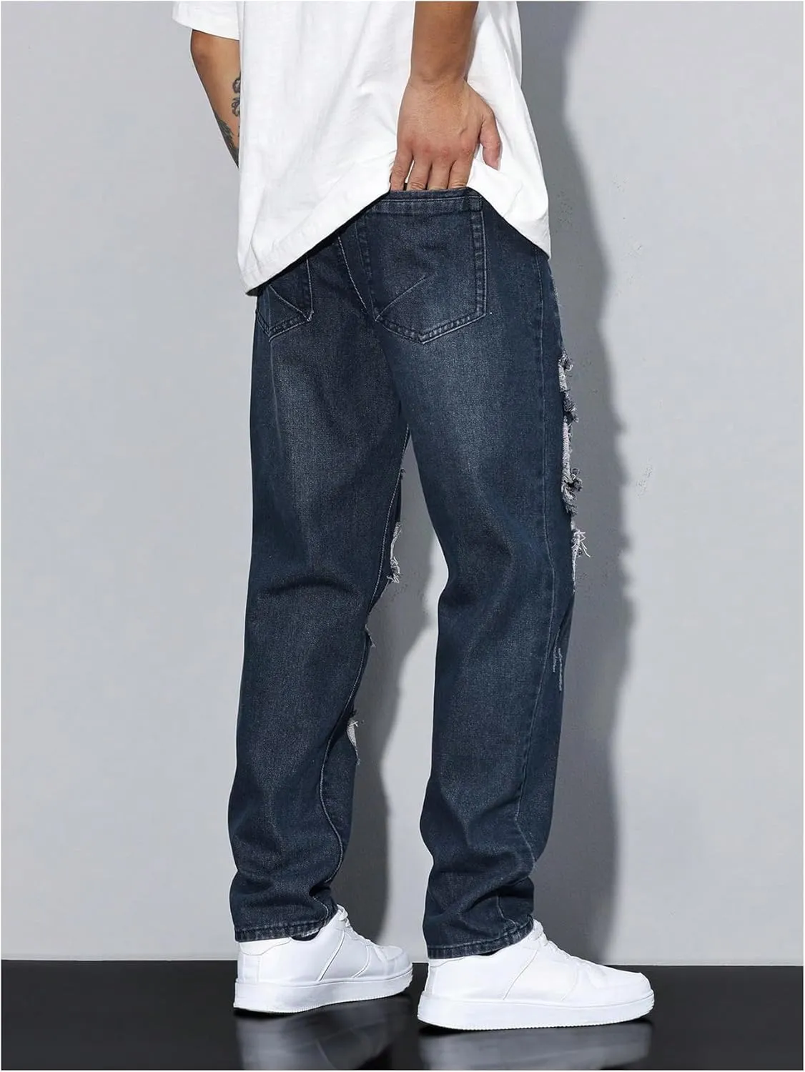 Verdusa Men's Vintage Distressed Ripped Jeans Straight Leg Denim Pants with Pockets